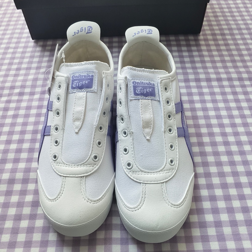 Onitsuka Tiger White Sneakers with Light Purple Stripes - Picture 3 of 11